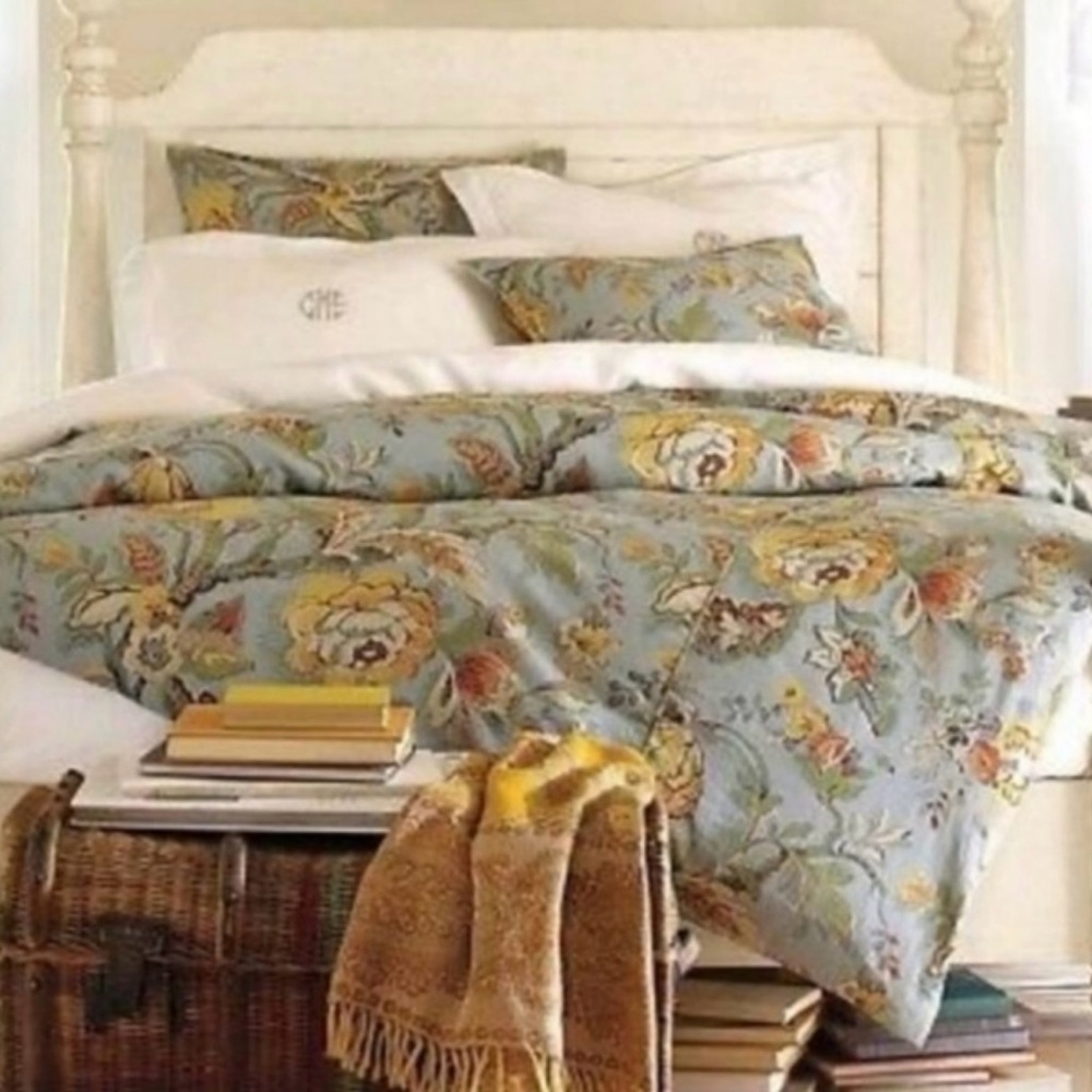 Pottery Barn Vanessa Blue Floral Duvet